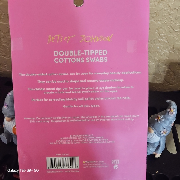 Betsey Johnson Double-Tipped Cotton Swabs - Black and Pink Packaging - Picture 4 of 4